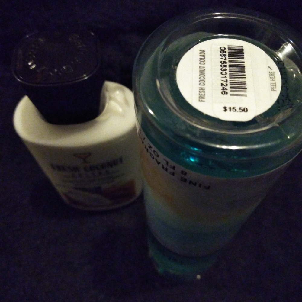 Fresh Coconut Colada Set ๐ฅฅ - Picture 2 of 3